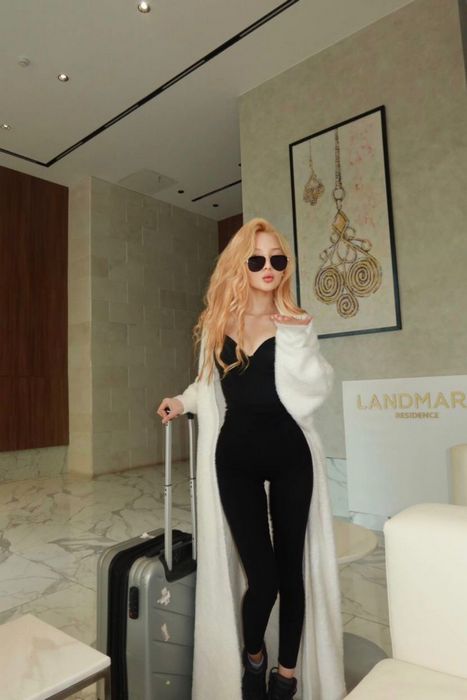 Девочки куртизанки: как отличить настоящую от фейковой Девочки куртизанки: как отличить настоящую от фейковой